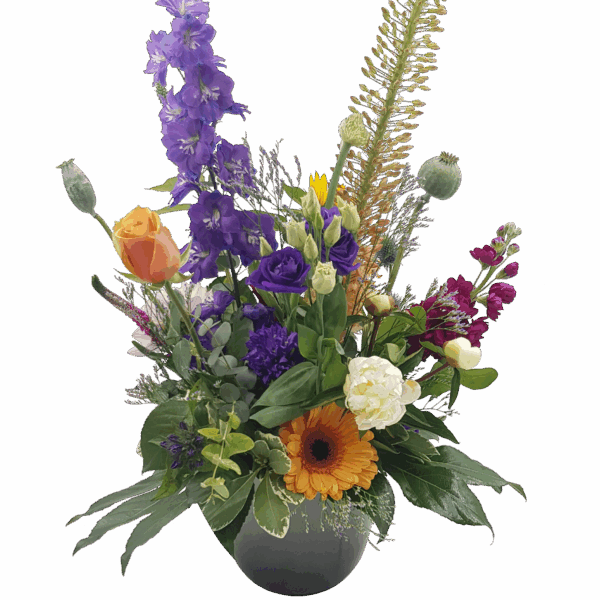 Bloemstuk-Nina-Delfinium-en-rozen-nieuw